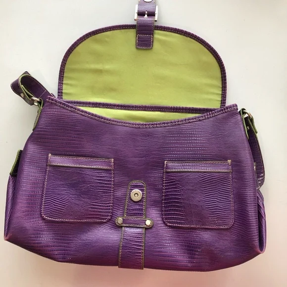 ⬇️ Valerie Stevens Purple Shoulder Bag with Sturdy Handles and Smooth Finish - Picture 14 of 17